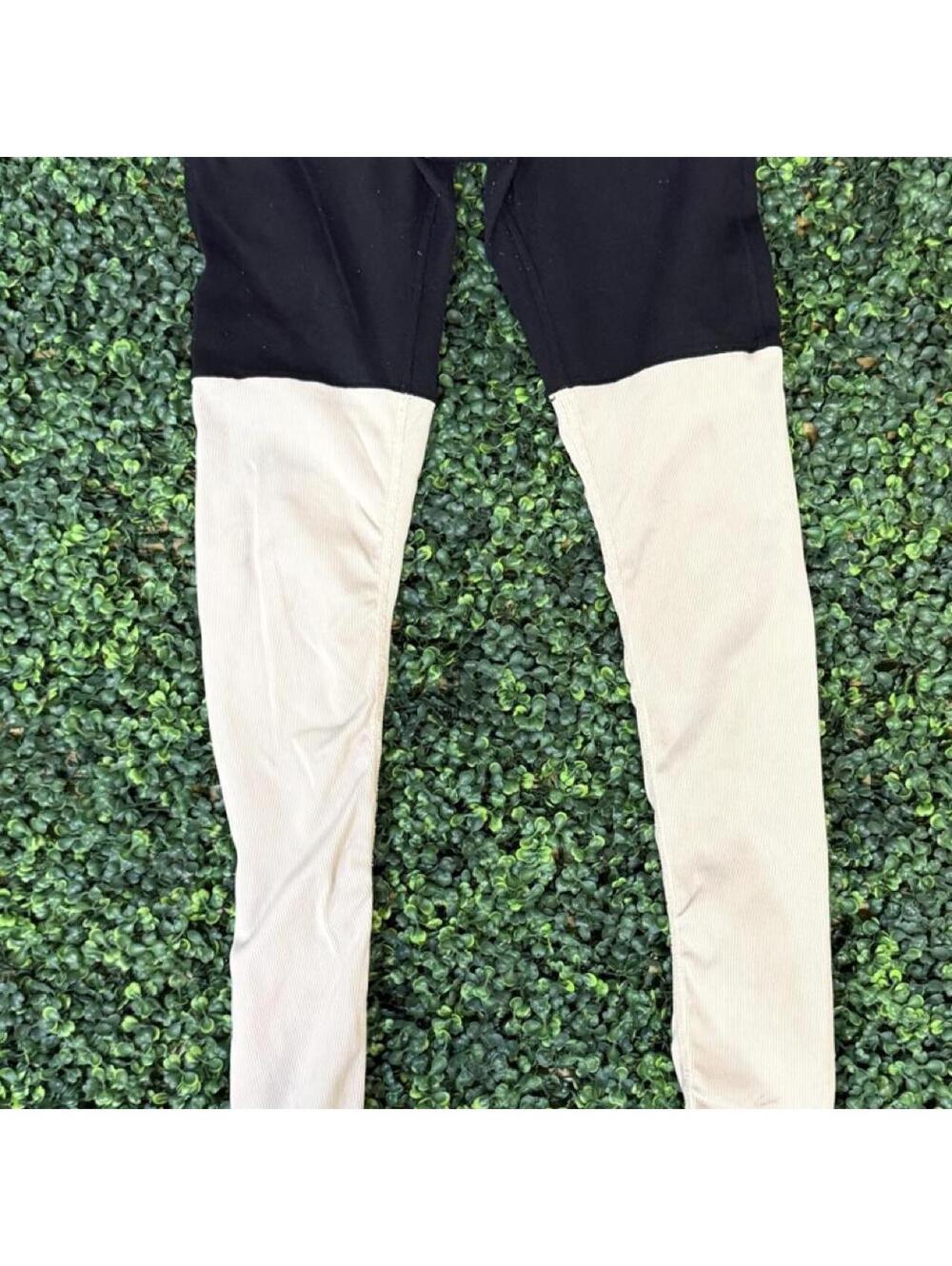 🖤 Alo Yoga Goddess Leggings in black & cream, size Large.
